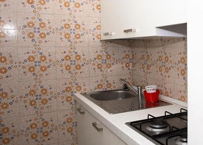 Terraced House In A With A Pool ביביונה