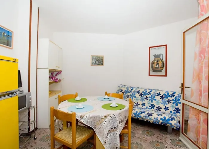 Terraced House In A With A Pool * ביביונה