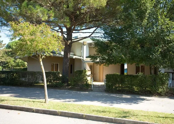 Terraced House In A With A Pool ביביונה