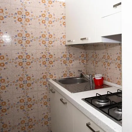 Terraced House In A With A Pool Μπιμπιόνε