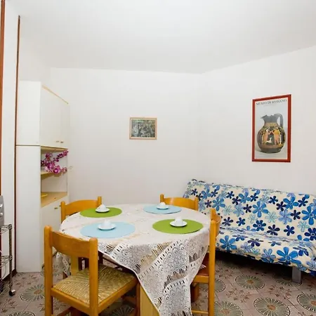 Terraced House In A With A Pool * Μπιμπιόνε