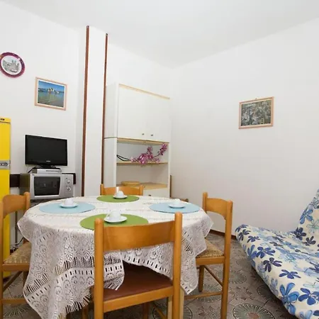 Terraced House In A With A Pool Bibione