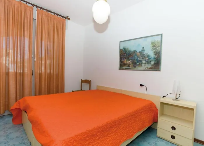 Terraced House In A With A Pool 公寓 *